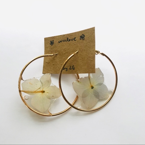 🌙SOLD🌙 Mini Hydrangea Hoops - Picture 5 of 5